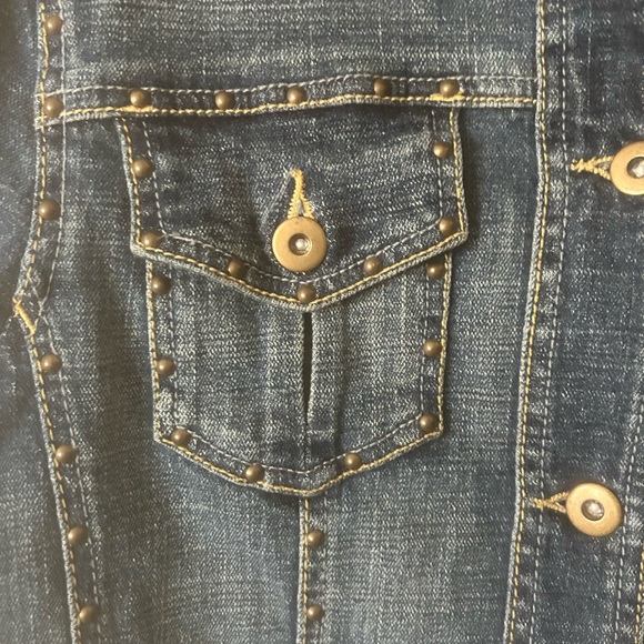 Unique S Denim Jacket embellished w fluer de leis studded back, very flattering. - Picture 3 of 11